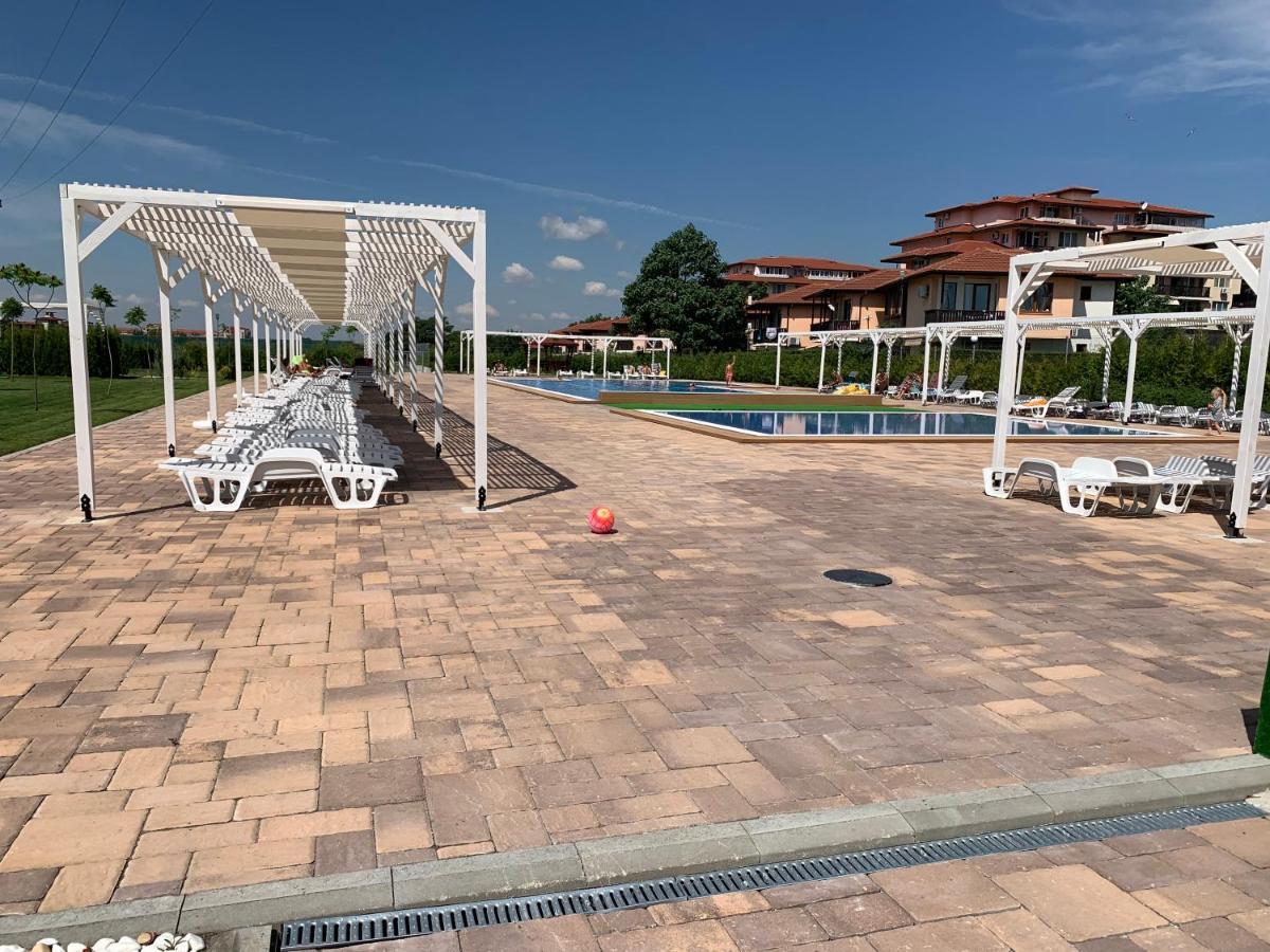 Apartcomplex Chateau アヘロイ エクステリア 写真