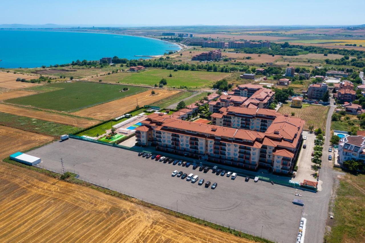 Apartcomplex Chateau アヘロイ エクステリア 写真
