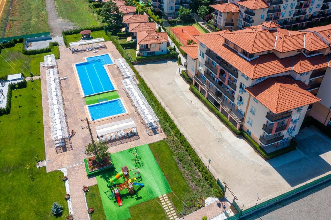 Apartcomplex Chateau アヘロイ エクステリア 写真