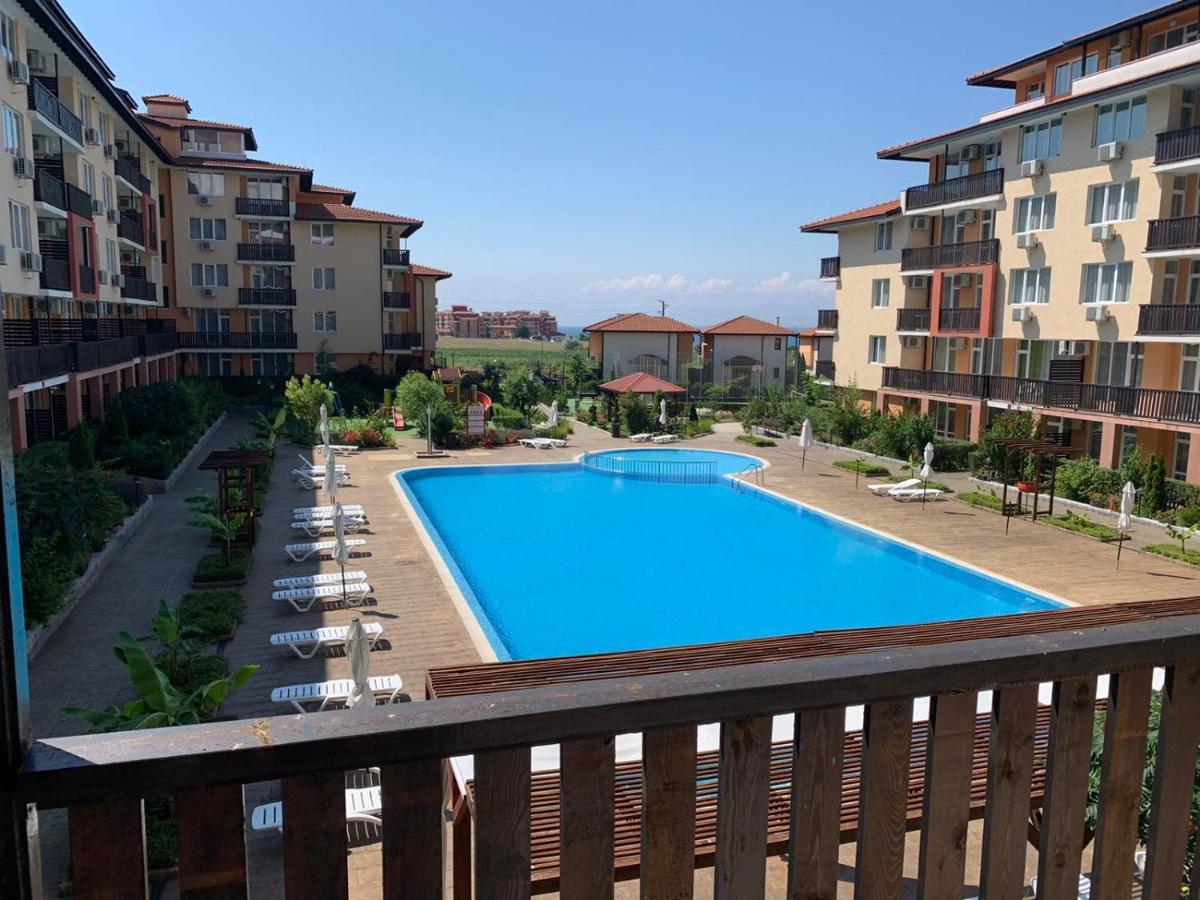 Apartcomplex Chateau アヘロイ エクステリア 写真