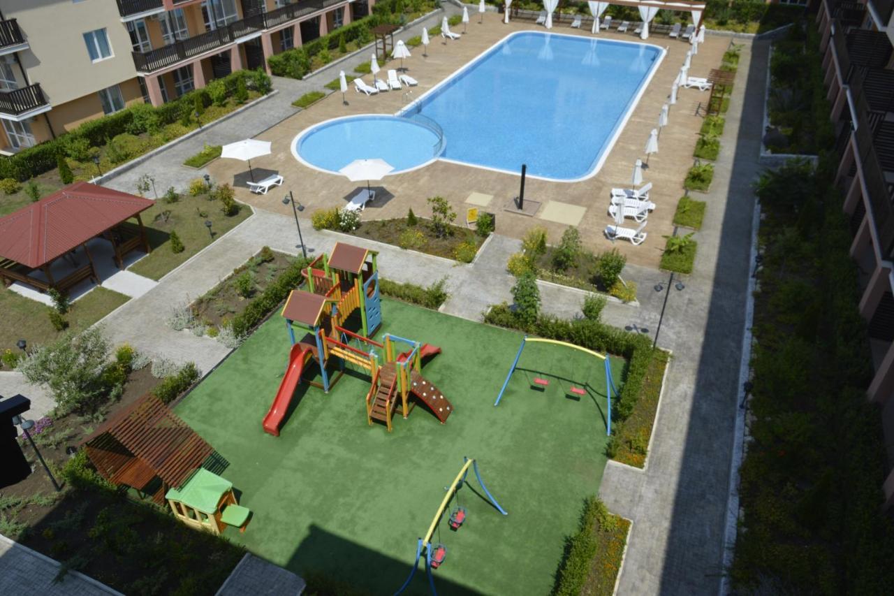 Apartcomplex Chateau アヘロイ エクステリア 写真